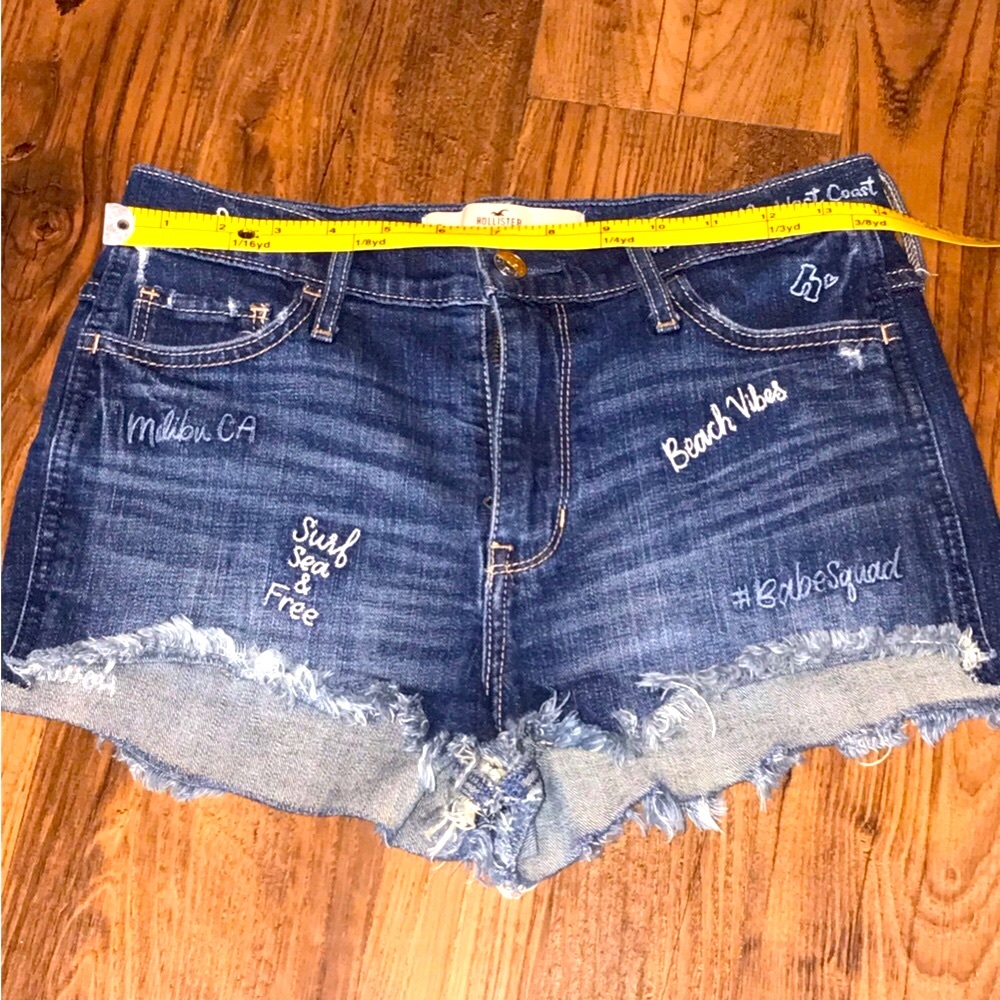 RARE Hollister Shorts SIZE 3 juniors Embroidered Dark Wash Denim Blue - Picture 4 of 11